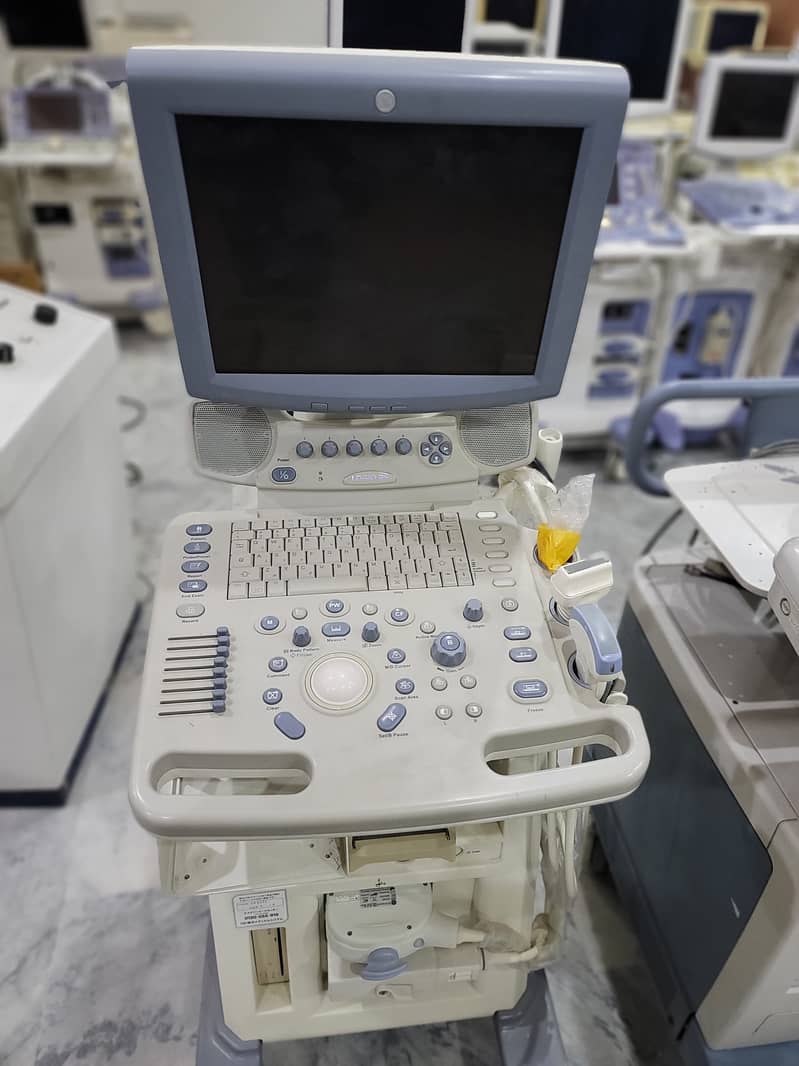 Ultrasound Machine, GE Logiq P5 Ultrasound System 2