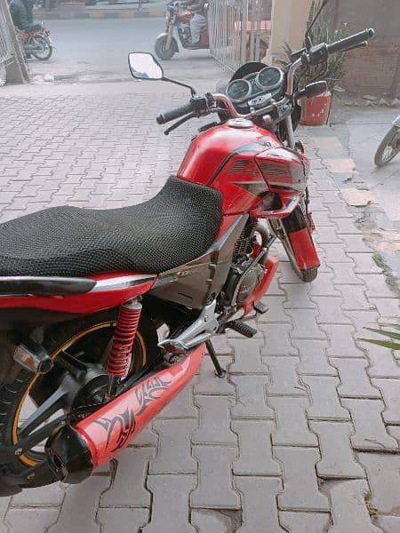 HONDA 150F in outclass condition with fully wrapped 10