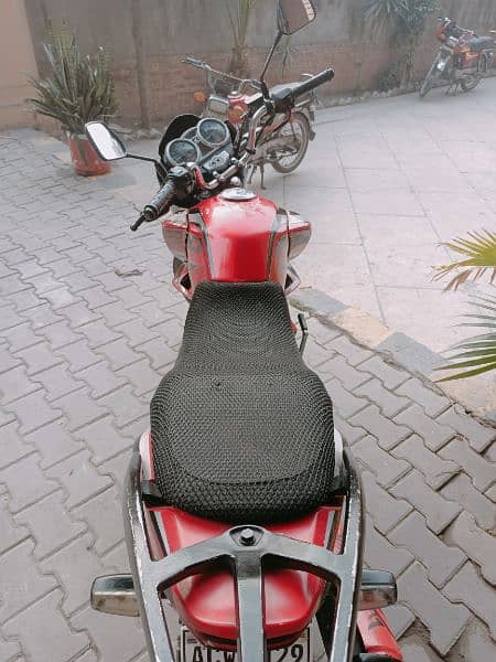 HONDA 150F in outclass condition with fully wrapped 11