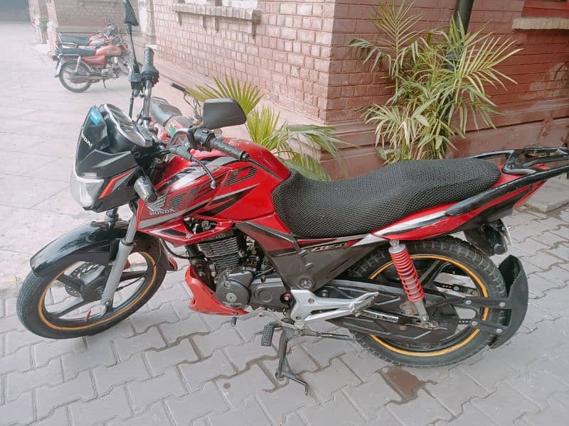HONDA 150F in outclass condition with fully wrapped 13