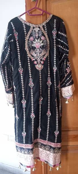 Gulaal branded dress available  for sale stitched 6
