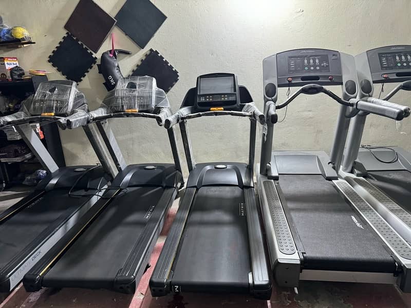 exercise Gym machines Cardio strength available 5