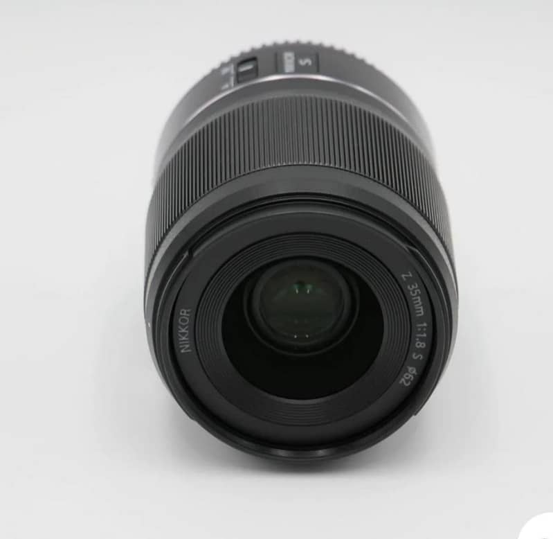 Nikon NIKKOR Z 35mm f1.8 S Prime Lens for Nikon Z Cameras - Black 1