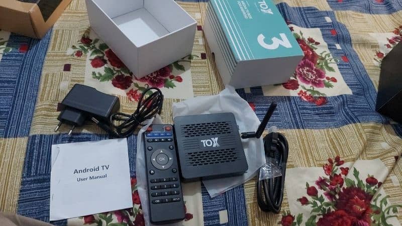 TV box TOX3 4gb 32gb with Android 11 and SoC Amlogic S905X4. 12
