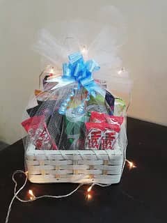 Customized Gift Baskets, Chocolate Baskets, Chocolate Bouquet, Cakes