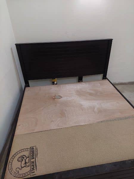 Wooden bed neat condition 5