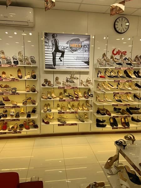 Running business for sale/Shoestore for Sale 6