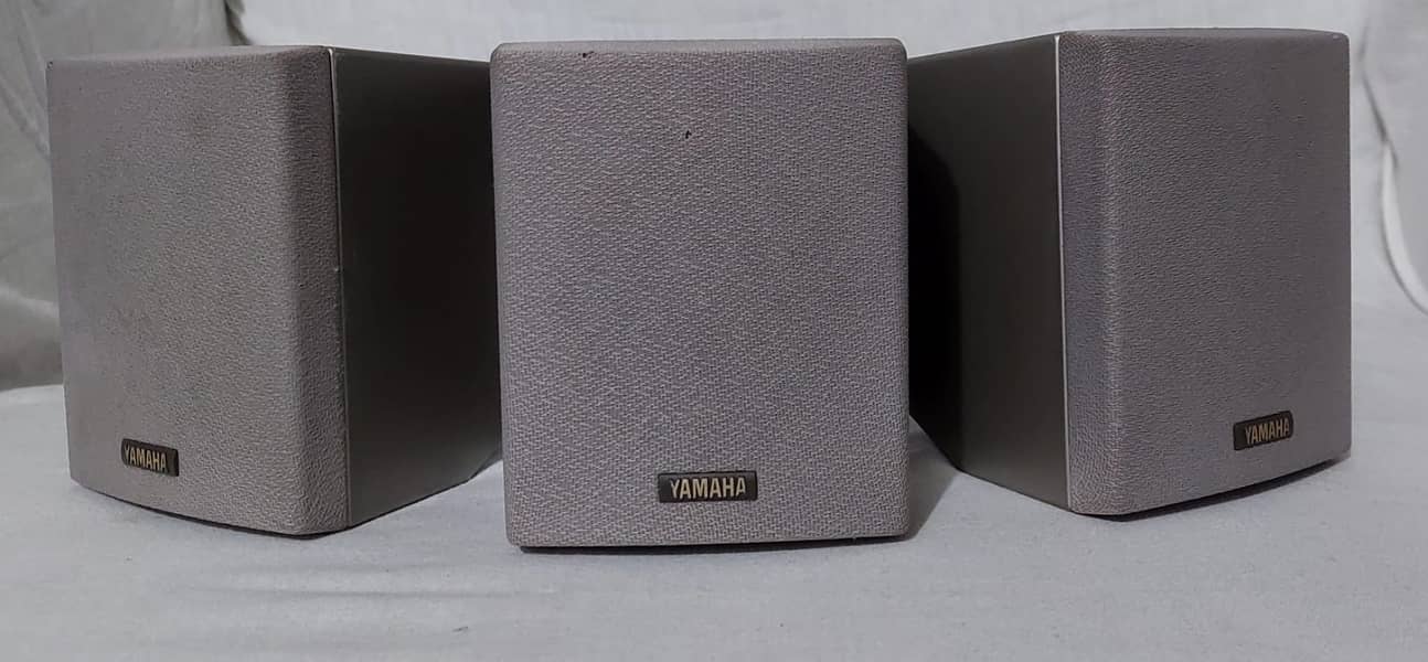 Yamaha Home theater Speakers 0
