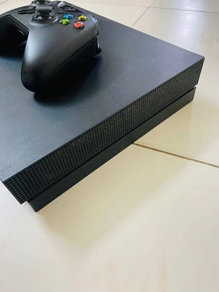 Xbox One X 1 TB 4K Console 3