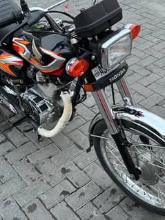 Only 3.5k Driven Honda CG 125 Black Colour With Excellent Condition