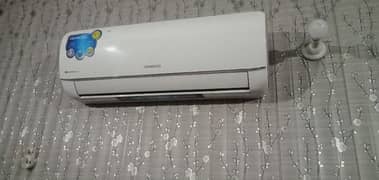 kenwood DC Inverter AC 1 ton Achi condition ma ha