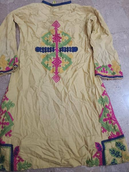 embroidery lawn fabric shirts and kurtis condition 10/10 best fabric 1