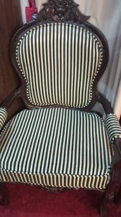 Bedroom Chairs with Centre Table