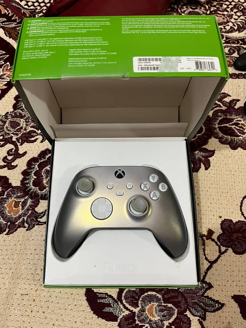 Xbox One X Orignal Controller with box 1