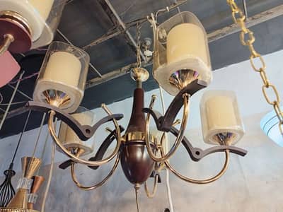 STI :  5 Lights Hanging Chandelier.