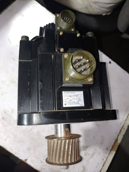 Yaskawa Servo motor 1.8kw with break 0