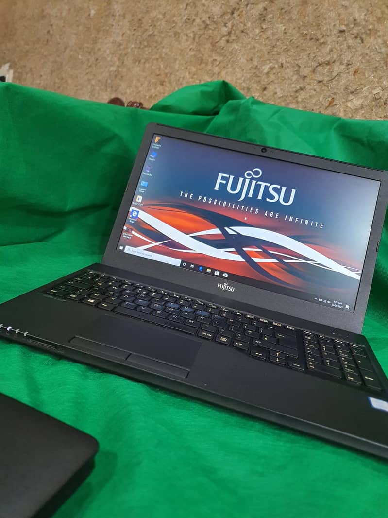 Fajitsu Laptop Core i5 6th generation new condition 0