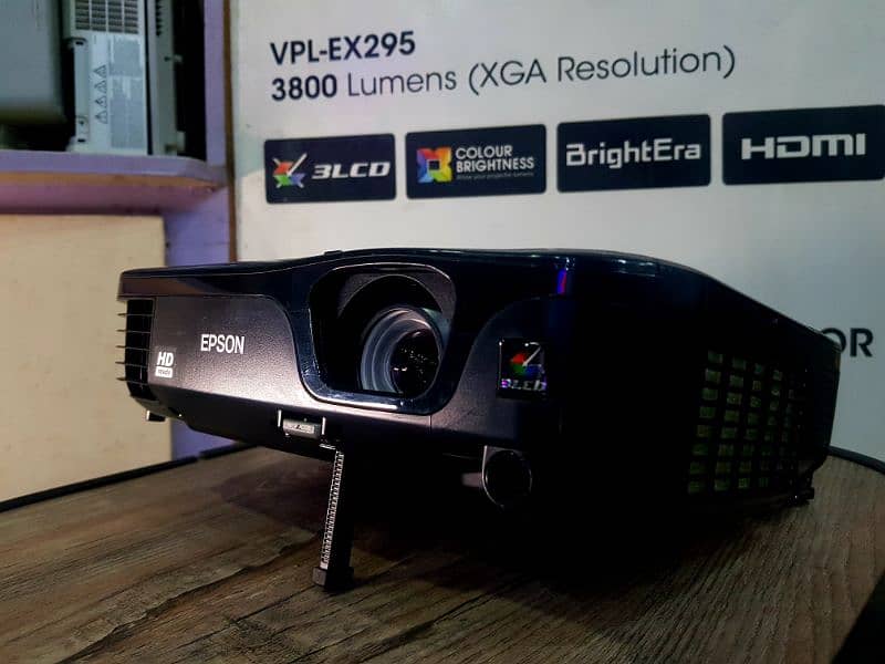 Epson EH-TW400 HD Projector 2