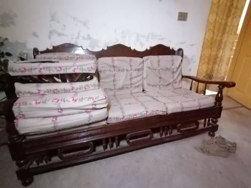 DIYAAR WOOD OLD STYLE 5 SEATER SOFA SET FOR SALE | EXCELLENT CONDITION 1