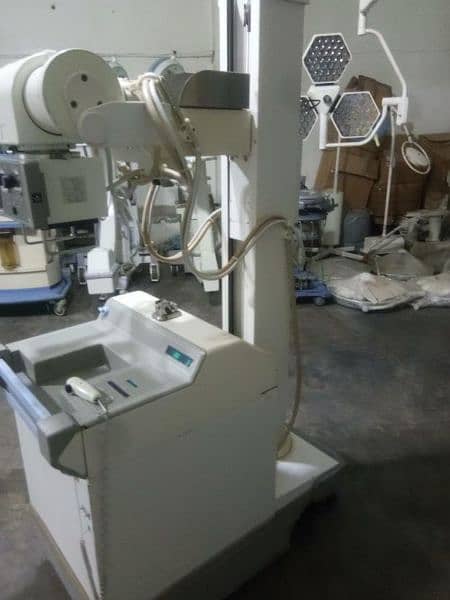 ECG Machine CTG Mechine Ot Lights and Medical Equipment and Furniture 7