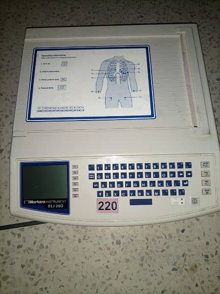 ECG Machine CTG Mechine Ot Lights and Medical Equipment and Furniture 10