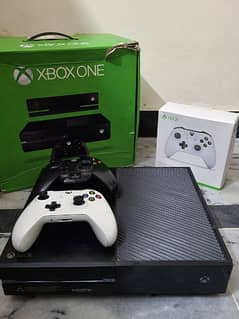 Xbox one 500gb with 2 controllers