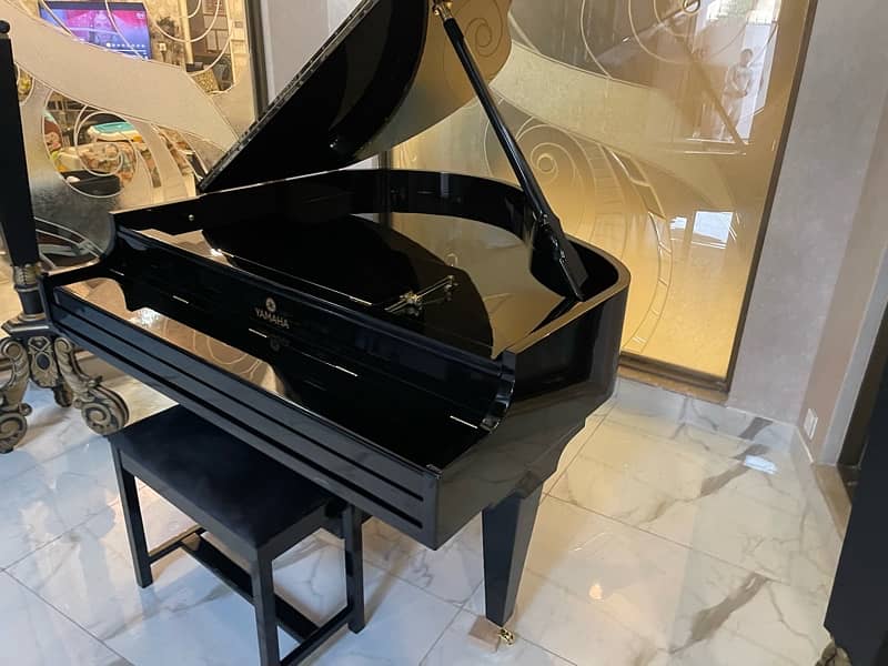 Grand Piano Brand New / Drums / Guitars / Keyboard / Rug / pool table 4