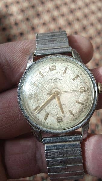 AMERICAN TEN QUARTZ WATCH 16