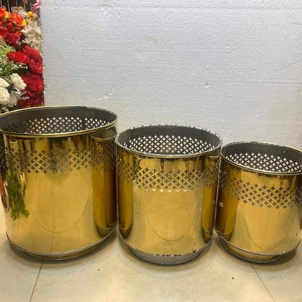 Golden Stainless Steel Planter Pot Avalaible Manifucture 12