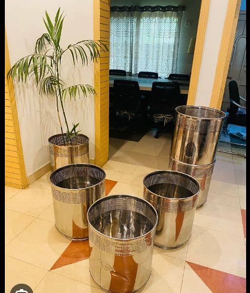 Golden Stainless Steel Planter Pot Avalaible Manifucture 17