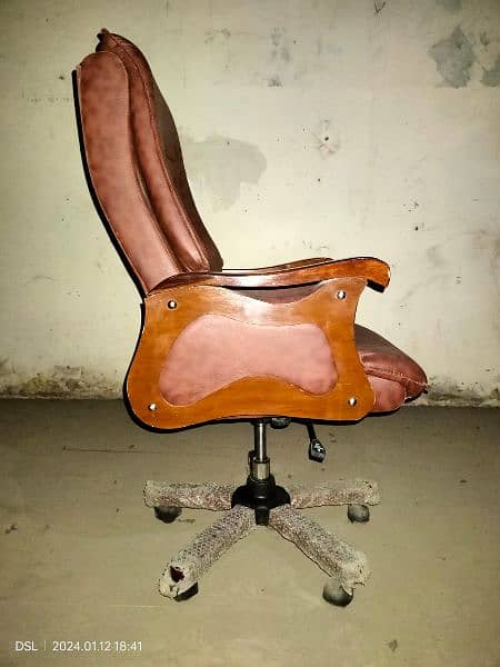 BOSS CHAIR 2