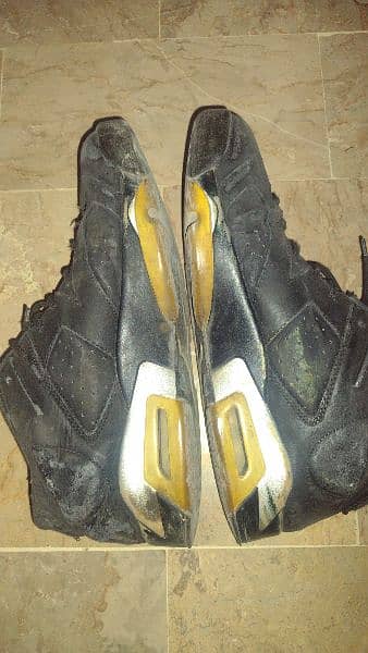 Nike Jordans Retro 5 2