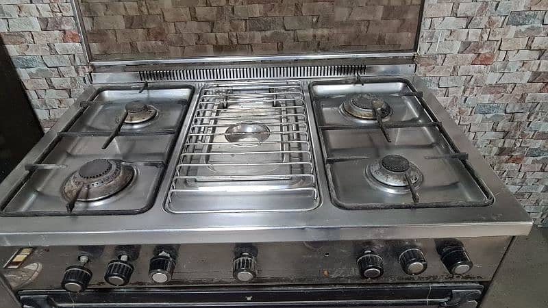 Imported Used Gas Cooking range in Excellent condition 1