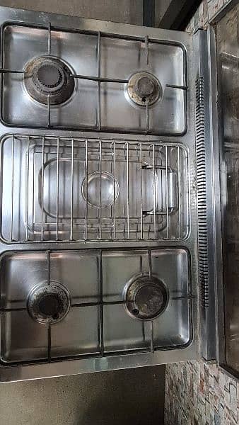 Imported Used Gas Cooking range in Excellent condition 2