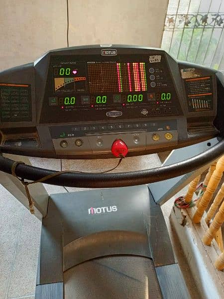 Motus treadmill machine best for fitness 1