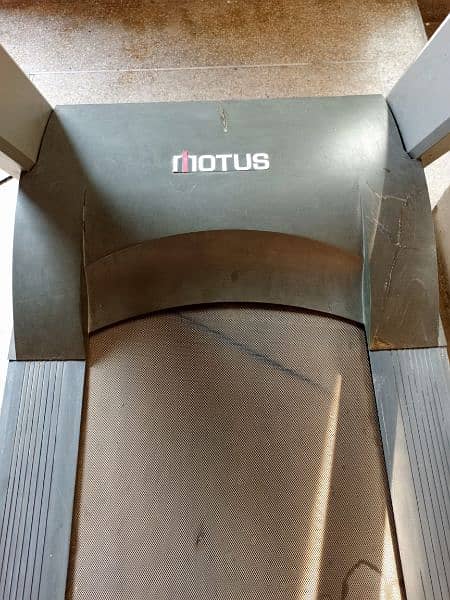 Motus treadmill machine best for fitness 3