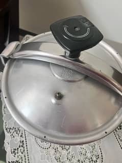 SEB Pressure cooker 8L