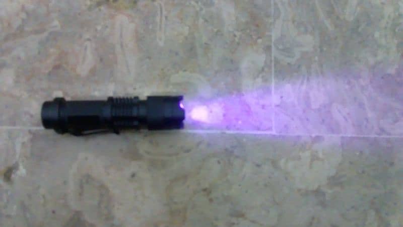 Zoomable Led UV Flashlight Torch 5