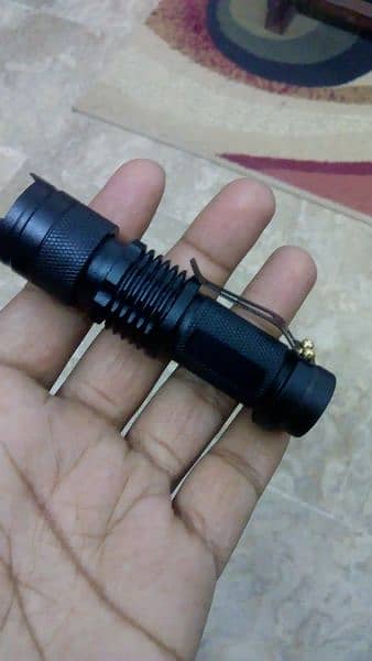 Zoomable Led UV Flashlight Torch 6