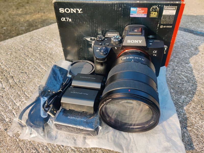 Sony A7iii mint condition extra batteries 24-105 f4 G OSS 7