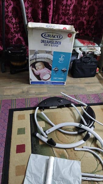 Graco dreamglider gliding store seat and sleeper