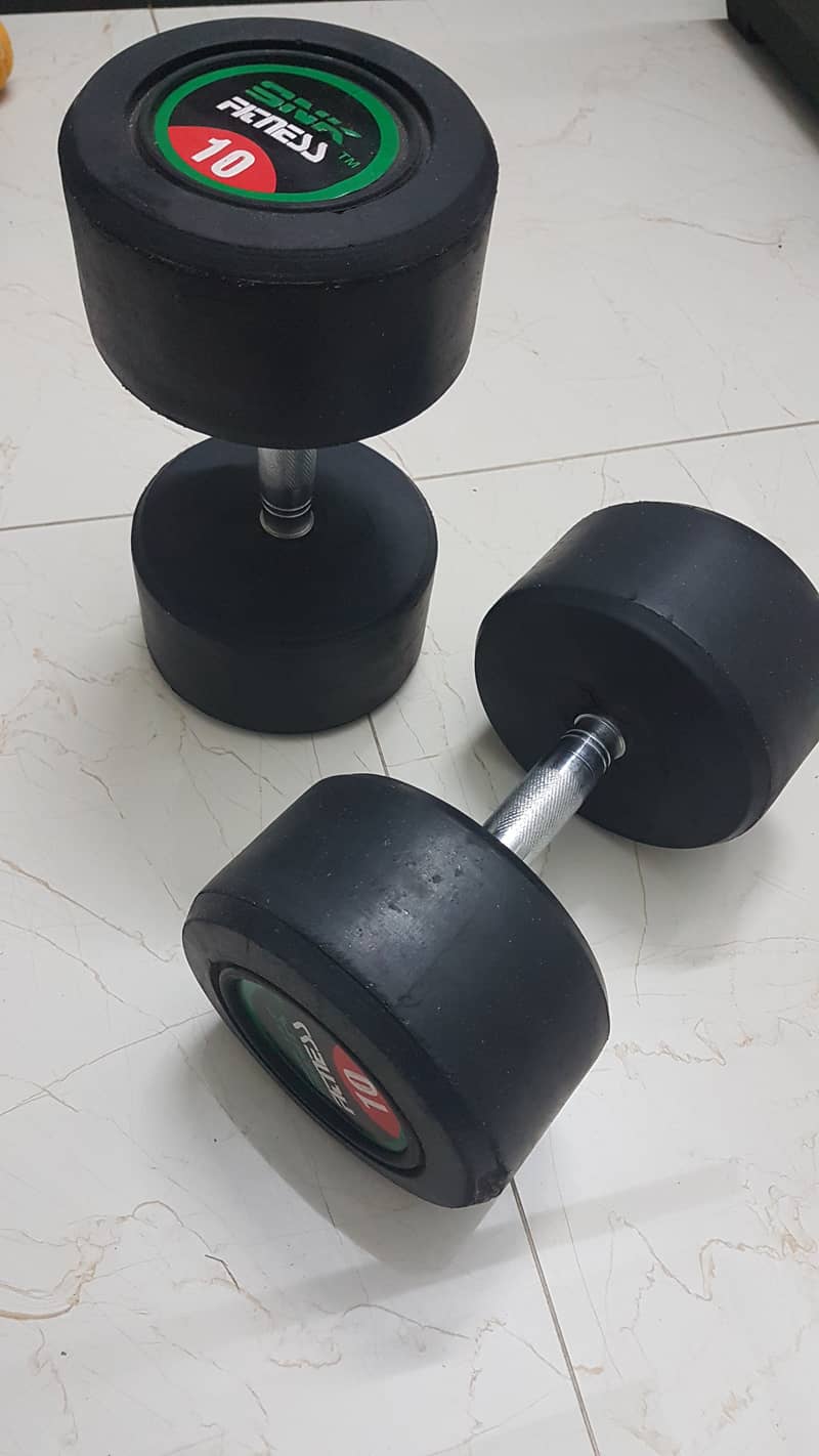 SNK fitness Pair of 10kg Rubber Coated Dumbells 1