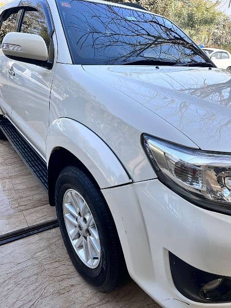 Toyota Fortuner Petrol model 2013 Dual Ac 7 seater 1