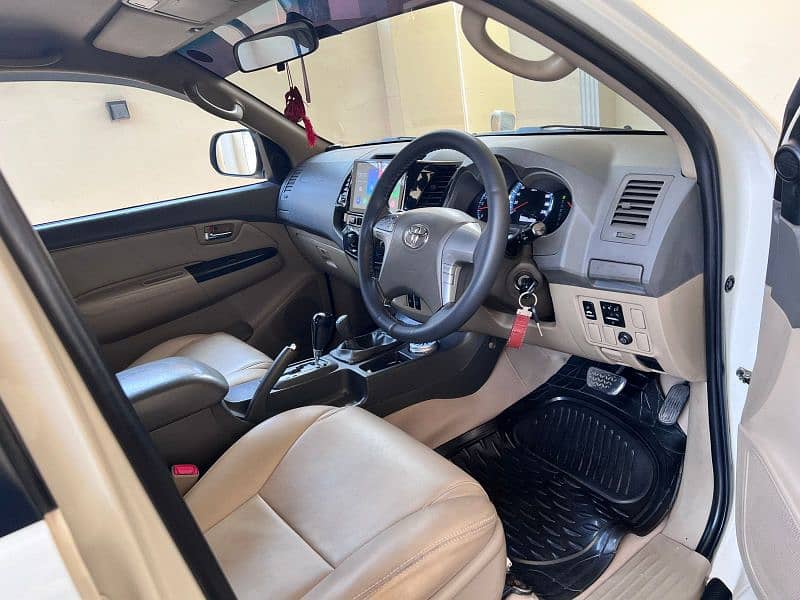 Toyota Fortuner Petrol model 2013 Dual Ac 7 seater 7