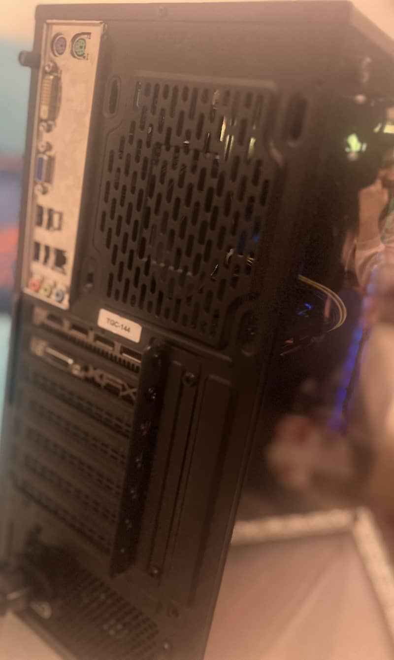 RX 580 gaming pc slightly used brand new. price is fix. 2
