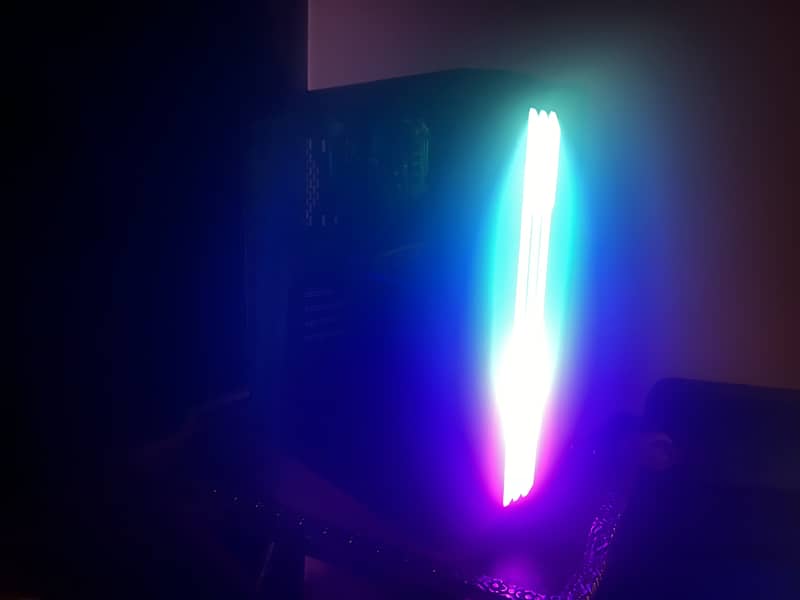 RX 580 gaming pc slightly used brand new. price is fix. 7