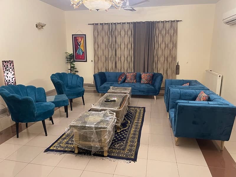Daily basis 2 bed room plus tv lounge for rent 2