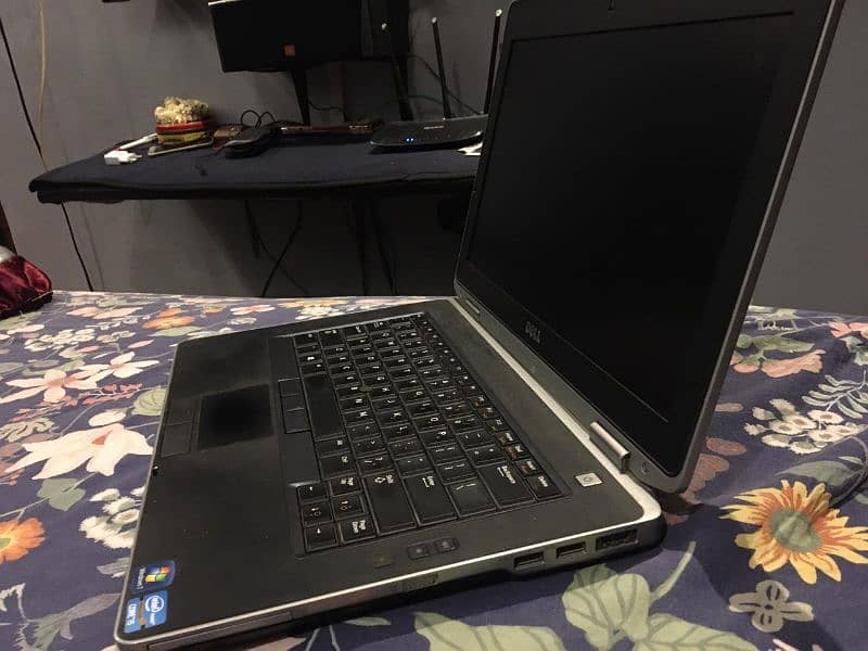 Dell E6430/i5 5th generation 12inch hd display 0