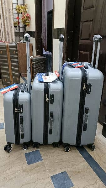 Luggage bags/ travel suitcases/ trolley bags/ travel trolley/ attachi 7