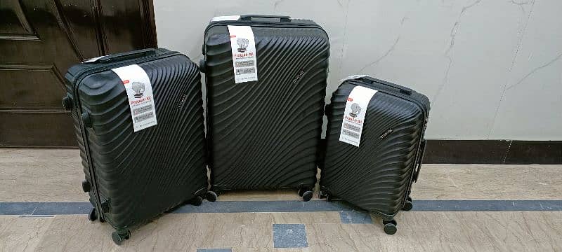 Luggage bags/ travel suitcases/ trolley bags/ travel trolley/ attachi 12